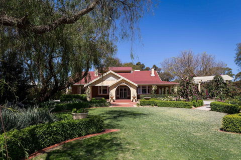 Barossa House - Perths Hotel 1