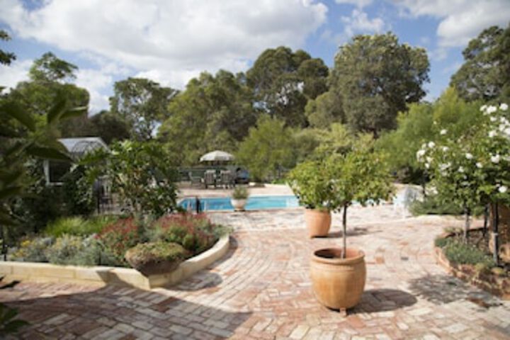 Gooseberry Hill WA Perths Hotel
