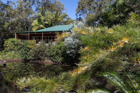 Lake Weyba Cottages - Perths Hotel 2