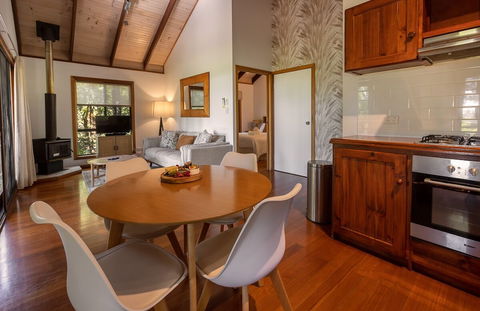 Lake Weyba Cottages - Perths Hotel 5