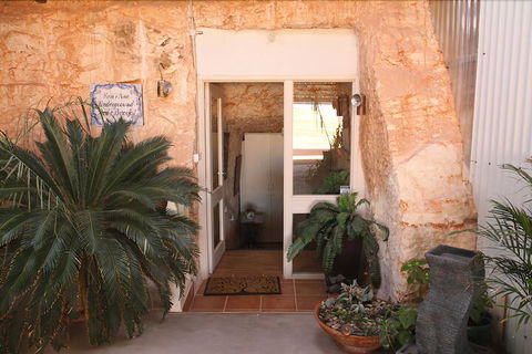 Underground Bed And Breakfast - Perths Hotel 1
