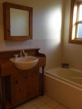 Beachport Retreat Holiday House - Perths Hotel 1