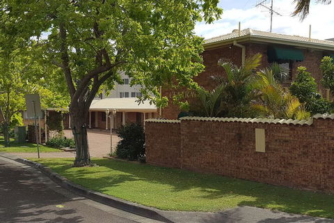 Central Motel Nelson Bay - Perths Hotel 2
