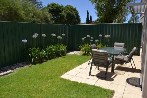 Barossa Valley Apartments - Perths Hotel 1