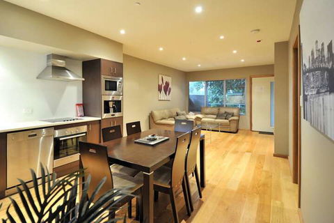 Barossa Valley Apartments - Perths Hotel 5