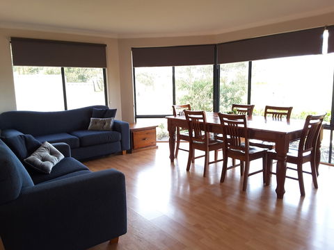 Cosy Corner Chalets - Perths Hotel 1