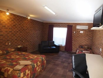 Cobar Town And Country Motor Inn - Perths Hotel 5