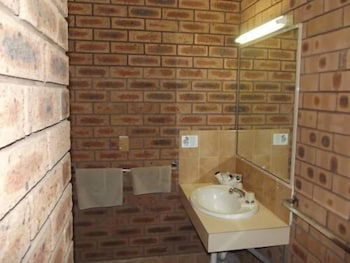 Cobar Town And Country Motor Inn - Perths Hotel 2