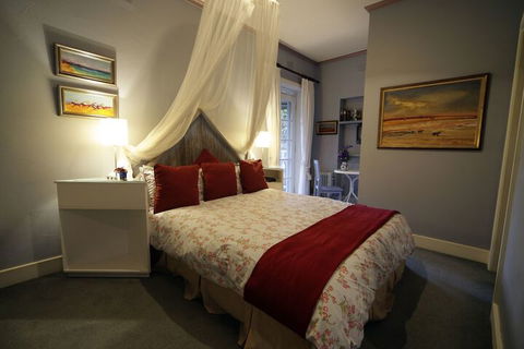 Castle Villa By The Sea - Perths Hotel 5