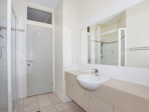 Tarcoola 41 - Perths Hotel 6