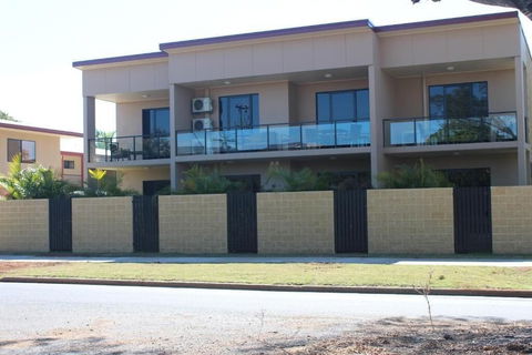 Emerald Western Gateway Motel - Perths Hotel 1