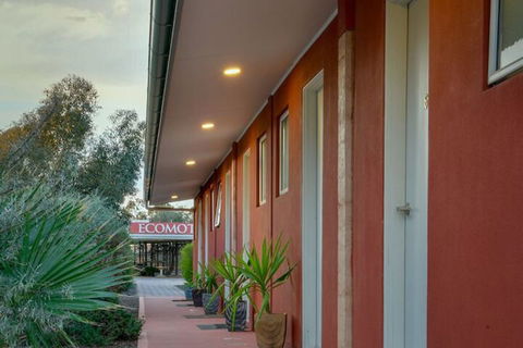 Crossroads Ecomotel - Perths Hotel 3