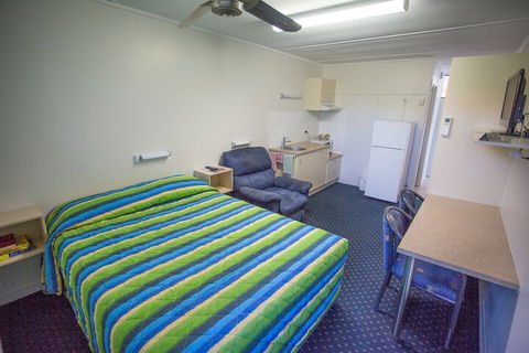 Fourth Avenue Motor Inn - Perths Hotel 7
