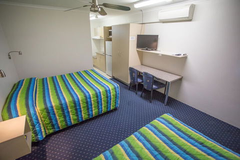 Fourth Avenue Motor Inn - Perths Hotel 5