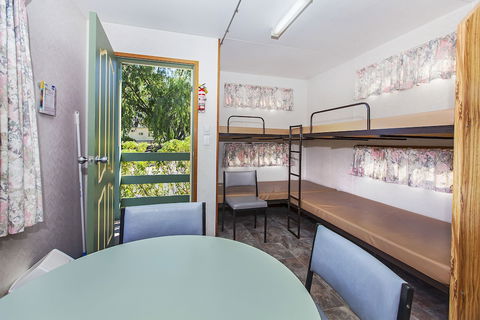 Naracoorte Holiday Park - Perths Hotel 1