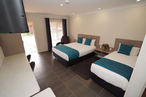 Exies Bagtown - Perths Hotel 4
