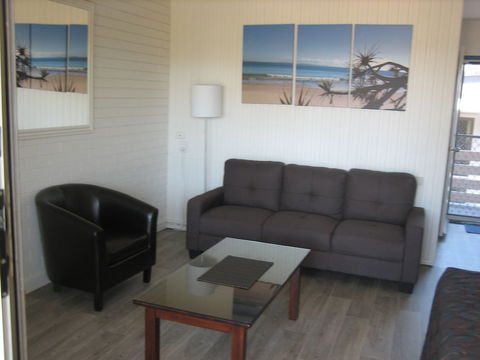 Regency Waterfront Motel - Perths Hotel 2