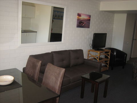 Regency Waterfront Motel - Perths Hotel 7