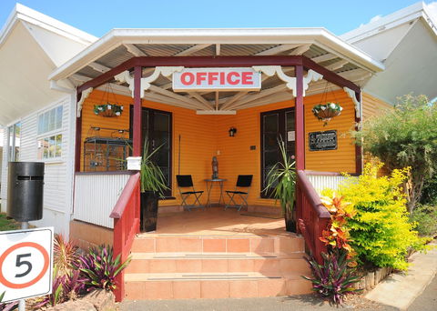 Ned Kelly's Motel - Perths Hotel 0