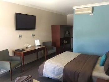 Pastoral Hotel Motel - Perths Hotel 0