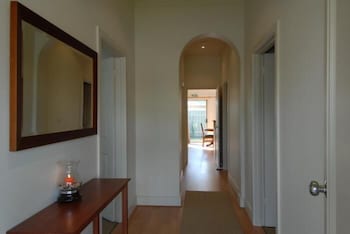 Barossa Bluestone B&B - Perths Hotel 4