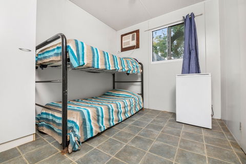 AAOK Lakes Resort & Caravan Park - Perths Hotel 3