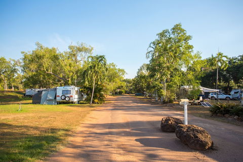 AAOK Lakes Resort & Caravan Park - Perths Hotel 0