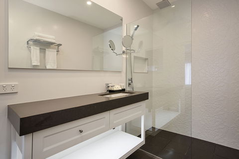 CH Boutique Hotel - Perths Hotel 5