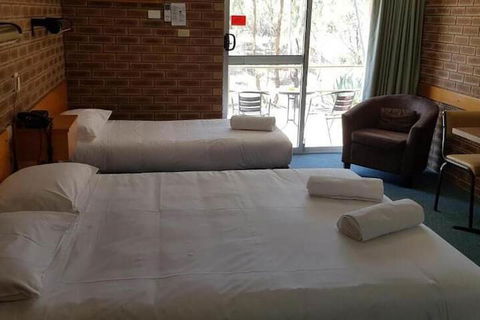 Corowa Golf Club Motel - Perths Hotel 3
