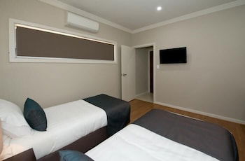 Renmark Holiday Apartments - Perths Hotel 6
