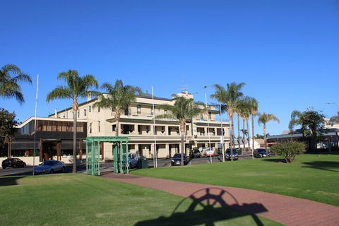 Renmark Hotel Motel - Perths Hotel 3