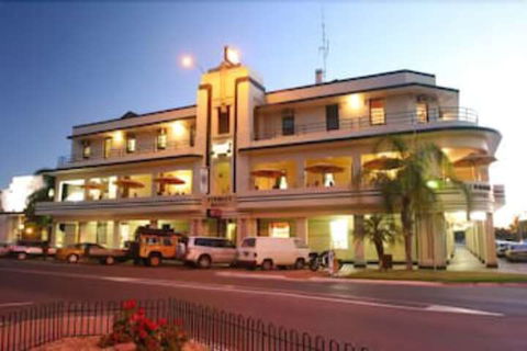Renmark Hotel Motel - Perths Hotel 0