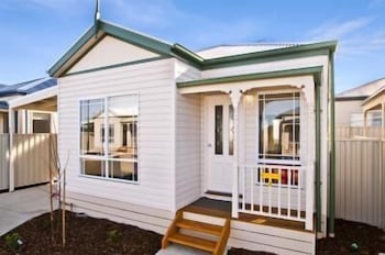 Werribee Short Stay Villas & Accommodation - Perths Hotel 0