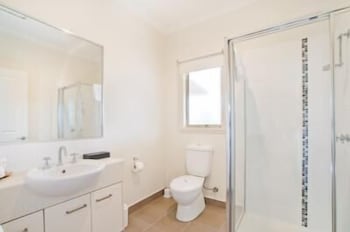 Werribee Short Stay Villas & Accommodation - Perths Hotel 2