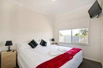 Werribee Short Stay Villas & Accommodation - Perths Hotel 1