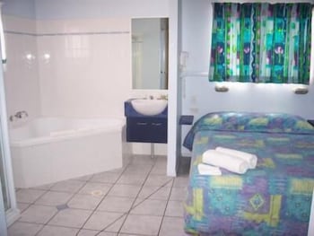 Canton Beach Holiday Park - Perths Hotel 2