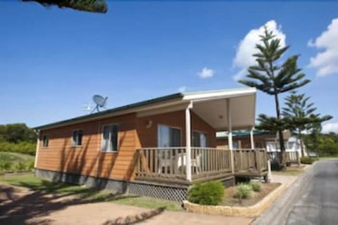 Norah Head Holiday Park - Perths Hotel 1