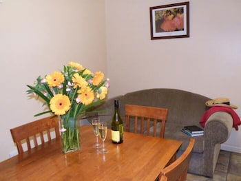 Hamilton Caravan Park - Perths Hotel 5