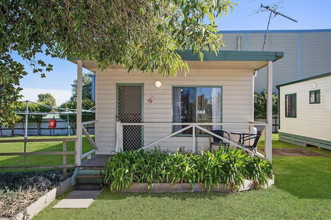 Hamilton Caravan Park - Perths Hotel 0