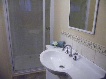 Hamilton Caravan Park - Perths Hotel 4