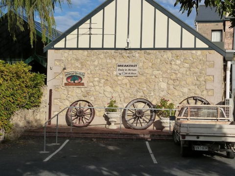 Naracoorte Hotel Motel - Perths Hotel 1