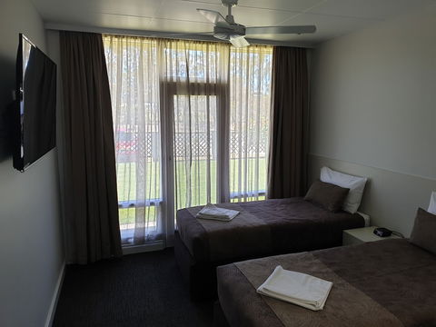 Naracoorte Hotel Motel - Perths Hotel 3