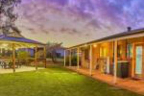 Barossa Elegance - Perths Hotel 0