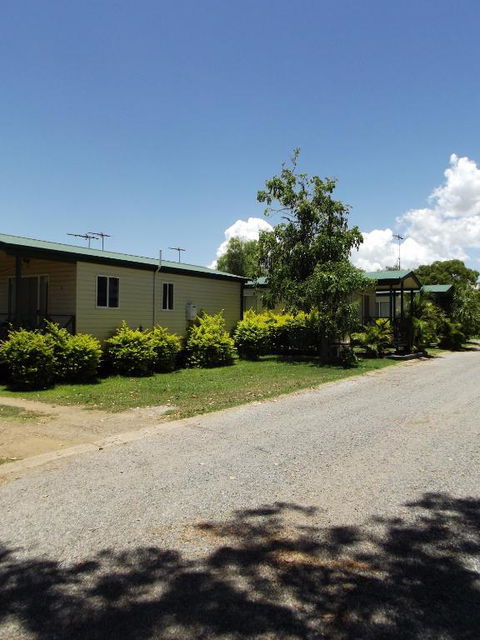 Biloela Caravan & Tourist Park - Perths Hotel 5