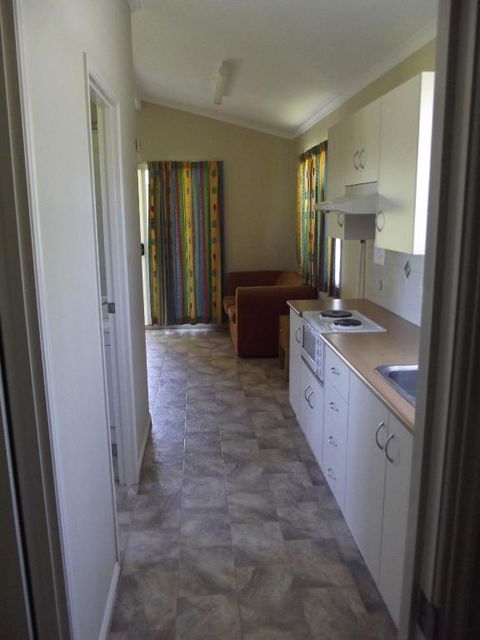 Biloela Caravan & Tourist Park - Perths Hotel 2