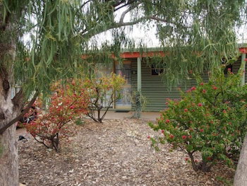 Lightning Ridge Outback Resort & Caravan Park - Perths Hotel 0