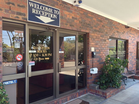 Oxley Motor Inn - Perths Hotel 1