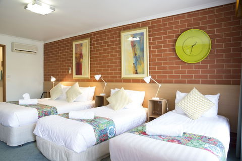 Yackandandah Motor Inn - Perths Hotel 4