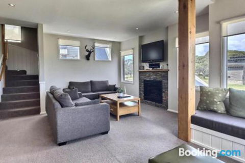 Alpine Edge - Perths Hotel 6