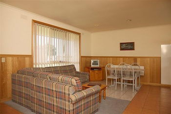 Apollo Bay Backpackers Lodge - Perths Hotel 5